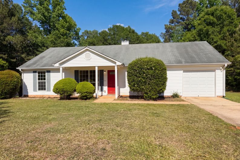 Photo 23 of 27 of 182 Livingston Ln, Covington, GA