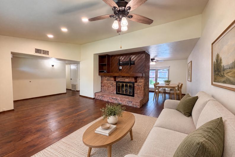 Photo 7 of 28 of 530 Shadowcrest Ln, Coppell, TX