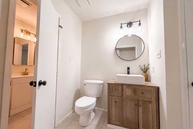 Photo 8 of 27 of 4043 Windward Dr, Tega Cay, SC