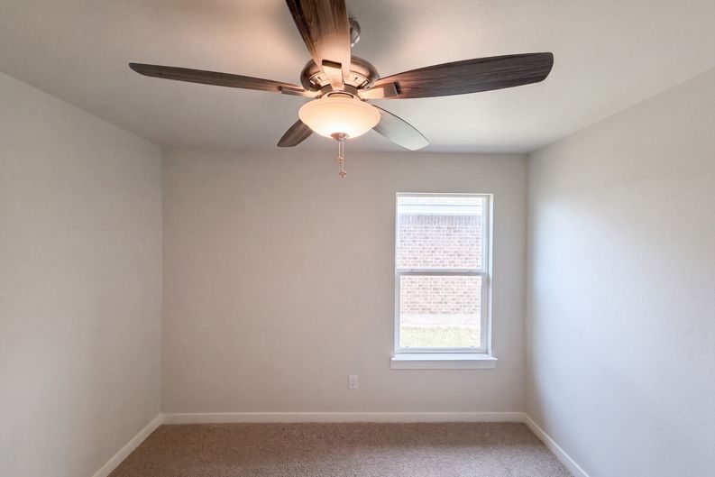 Photo 16 of 23 of 8956 Devonshire Dr, Fort Worth, TX