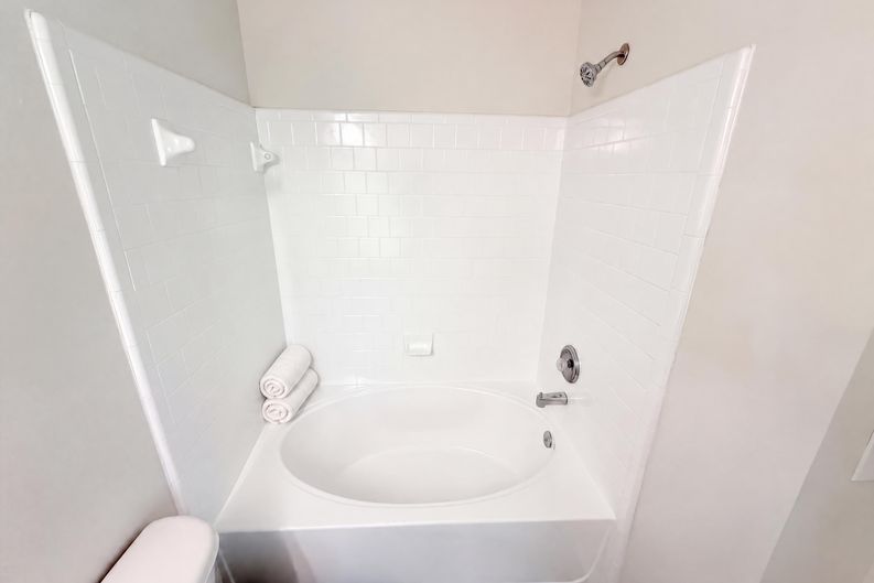 Photo 20 of 30 of 9155 Nesbit Ferry Rd, Alpharetta, GA