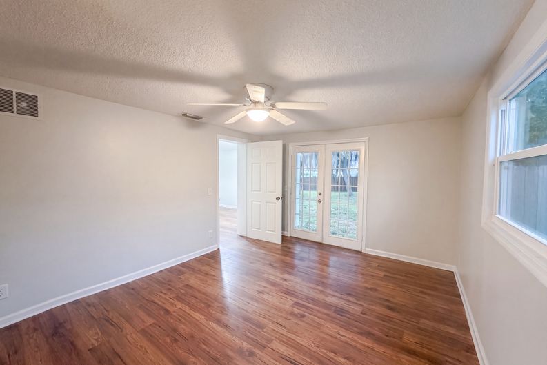 Photo 8 of 20 of 3004 Hunkin Cir, Deltona, FL