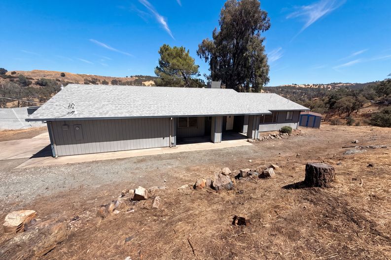 Photo 24 of 29 of 6041 Thornicroft Dr, Valley Springs, CA