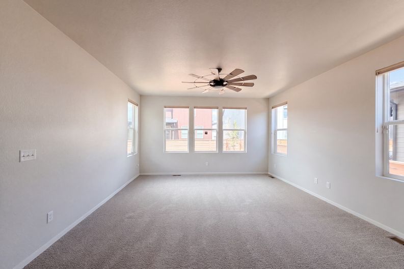 Photo 6 of 39 of 2924 Bow Line Pl, Longmont, CO