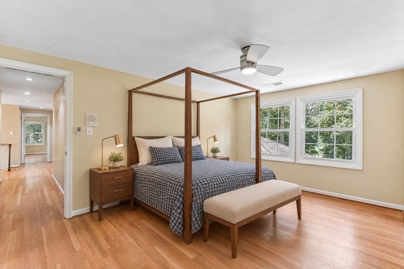 Photo 26 of 87 of 3135 Spalding Dr, Sandy Springs, GA