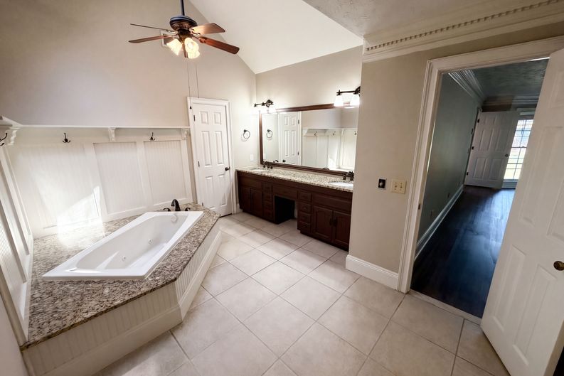 Photo 6 of 46 of 2360 Kimbrough Ct, Atlanta, GA