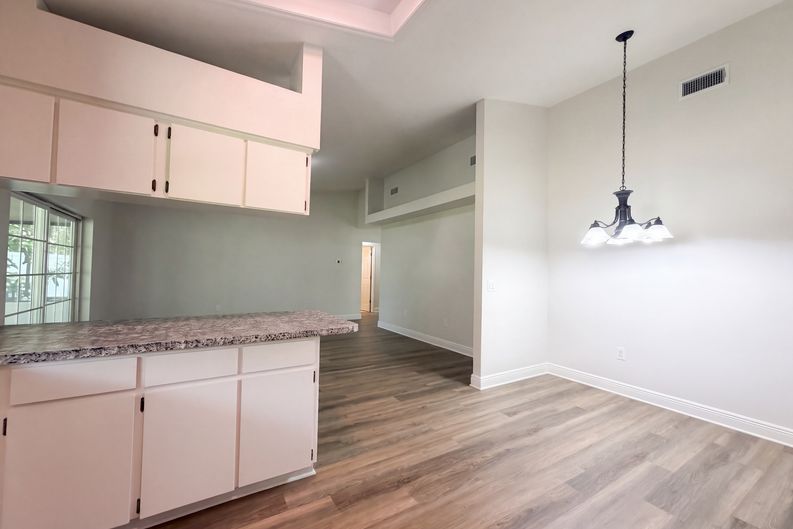 Photo 6 of 21 of 1711 Avant St, Valrico, FL