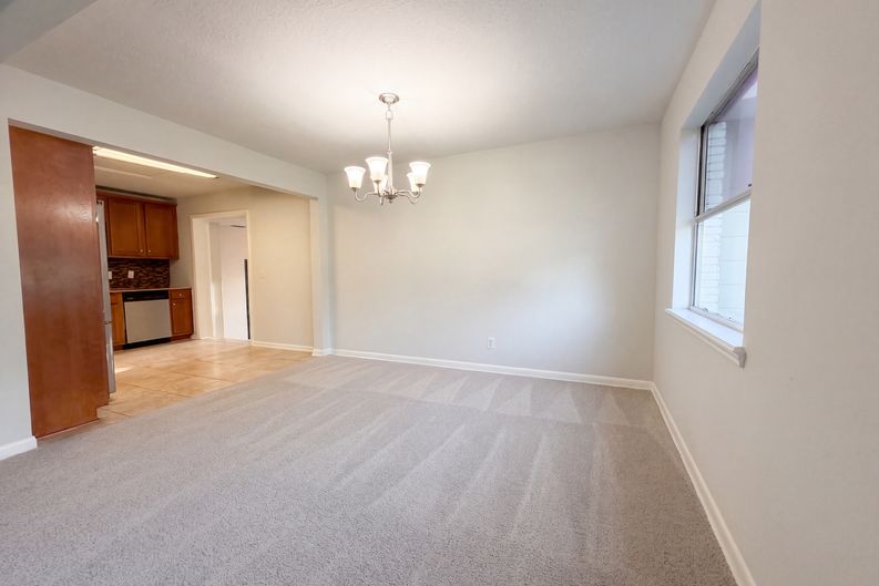 Photo 3 of 26 of 6535 Lou Dr N, Jacksonville, FL