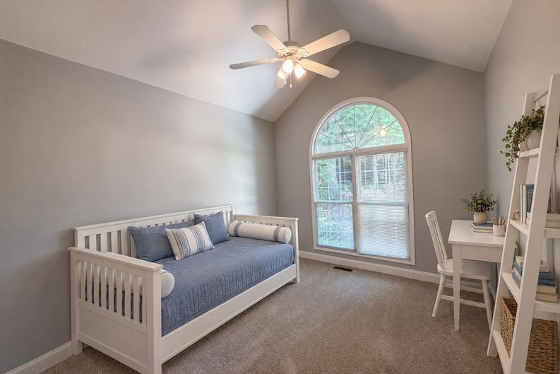 Photo 14 of 20 of 940 Cider Ridge Ct, Clarkesville, GA