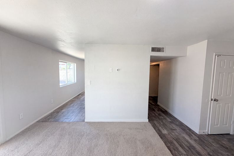 Photo 8 of 25 of 5908 W Calavar Rd, Glendale, AZ