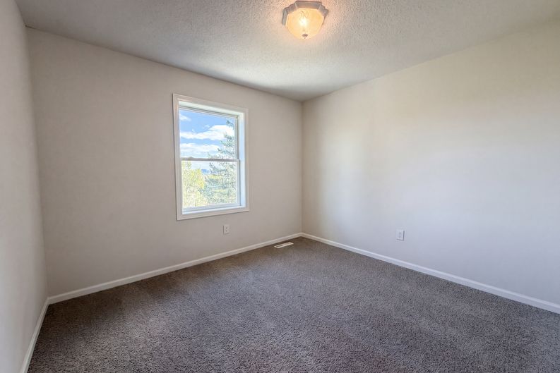 Photo 12 of 25 of 9429 Harkness Ave S, Cottage Grove, MN