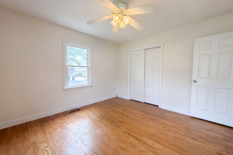 Photo 8 of 18 of 1 Winstead Pl, Florissant, MO