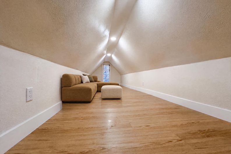Photo 9 of 24 of 982 Oak Dr, Crestline, CA