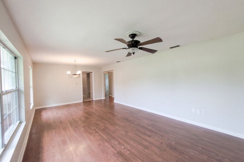 Photo 8 of 28 of 1310 SE 38th Ct, Ocala, FL