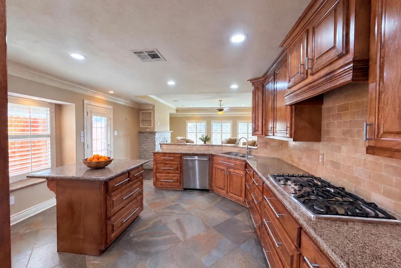 Photo 6 of 18 of 119 Greenridge Cir, League City, TX