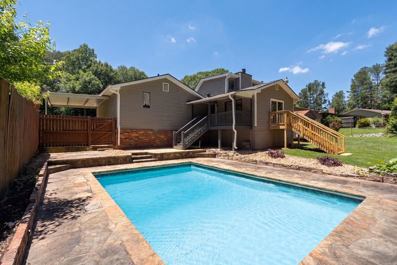 Photo 5 of 27 of 104 Belair Ln, Stockbridge, GA