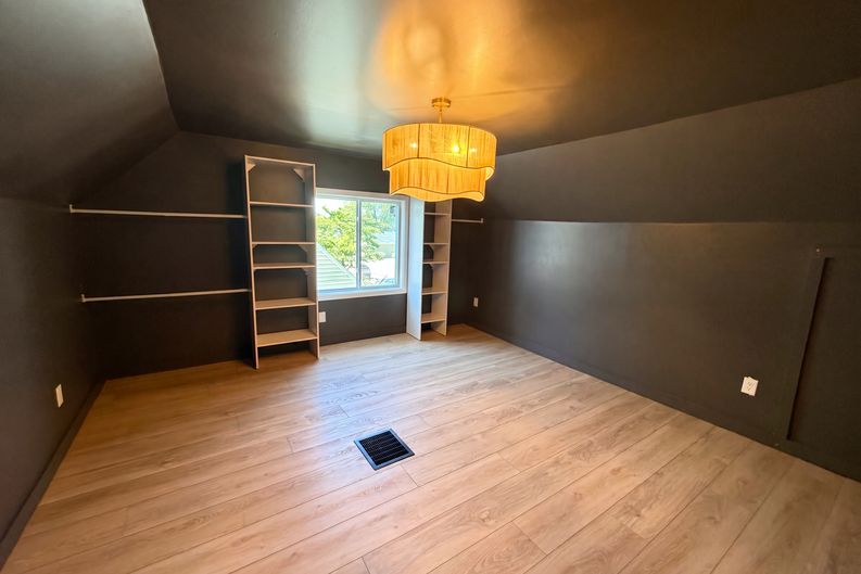Photo 8 of 28 of 492 Algene St, Lake Orion, MI