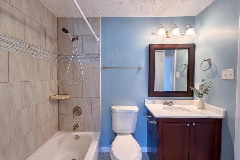 Photo 24 of 57 of 8769 Kanawha Ct, Lorton, VA