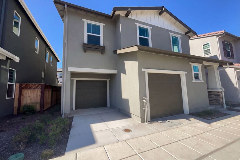 Photo 6 of 36 of 441 N Paso Robles Dr, Tracy, CA