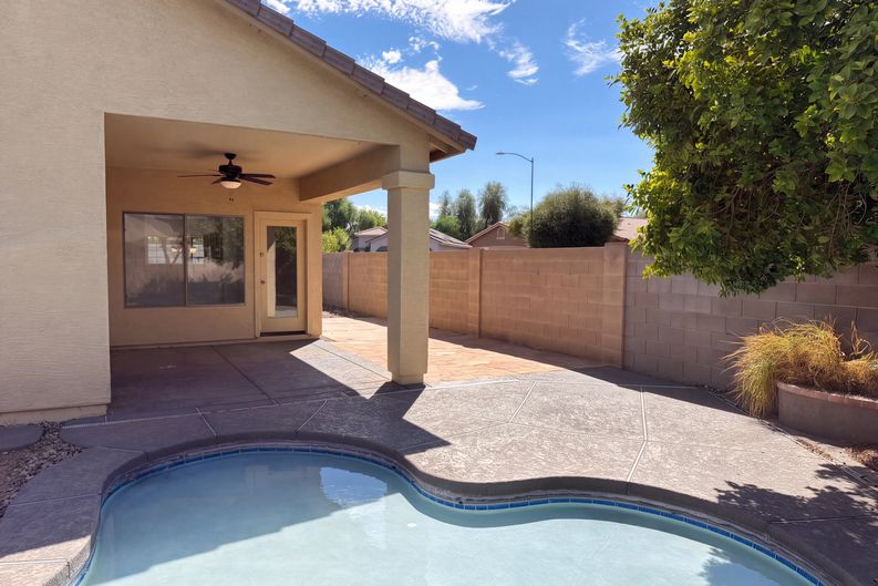 Photo 7 of 17 of 13026 W Corrine Dr, El Mirage, AZ