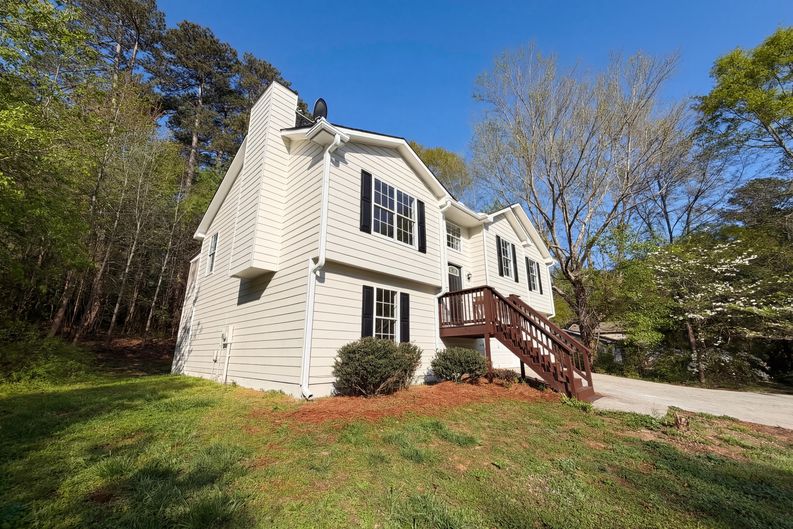 Photo 7 of 23 of 416 Busby Ln, Winder, GA