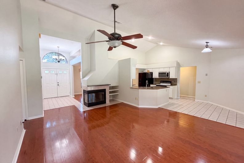 Photo 3 of 19 of 332 Sprucewood Rd, Lake Mary, FL