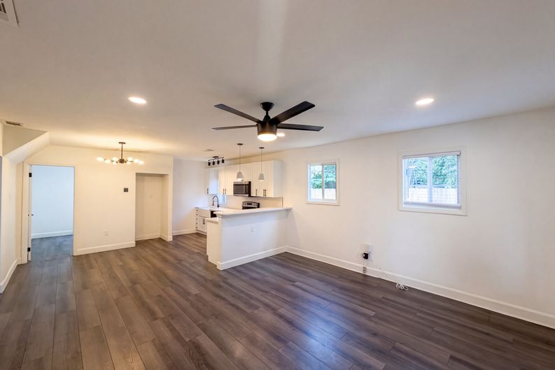 Photo 3 of 15 of 212 W Hiawatha St, Tampa, FL