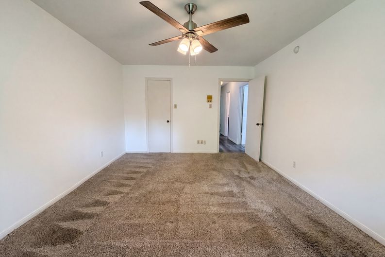 Photo 16 of 24 of 7807 Bideford Ln, Houston, TX