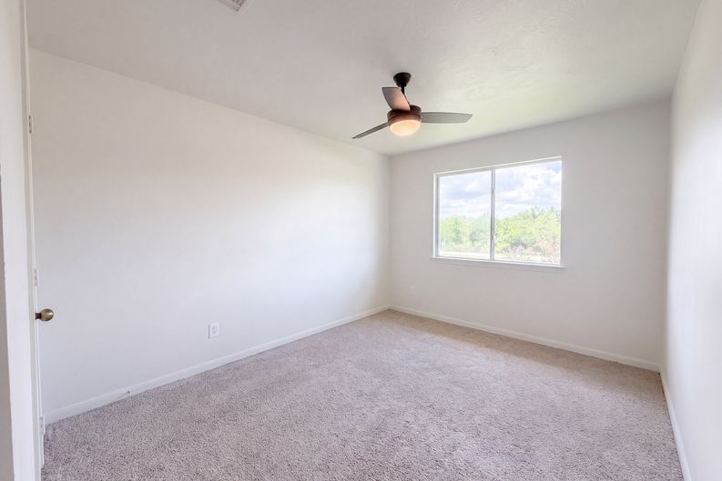 Photo 8 of 25 of 4519 S Ridgewalk Dr, Houston, TX
