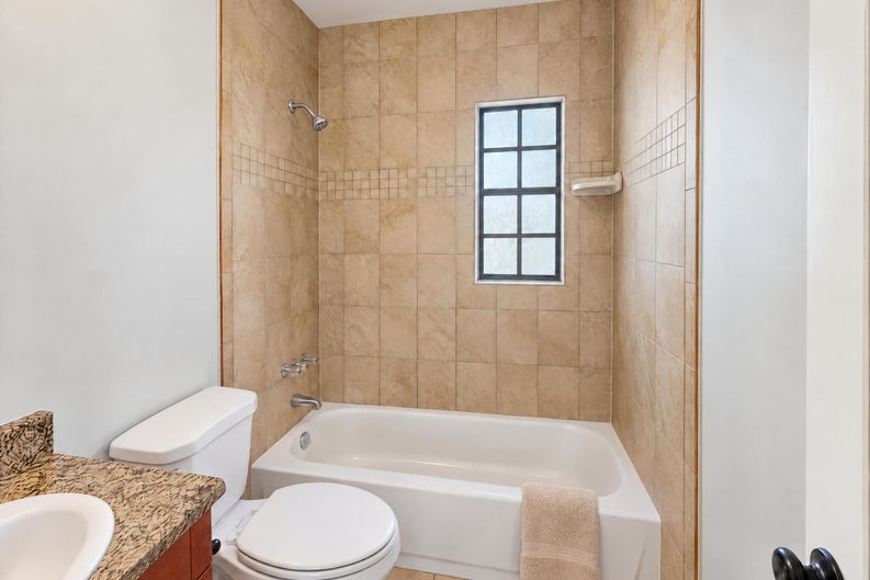 Photo 12 of 17 of 4505 N Habana Ave, Tampa, FL