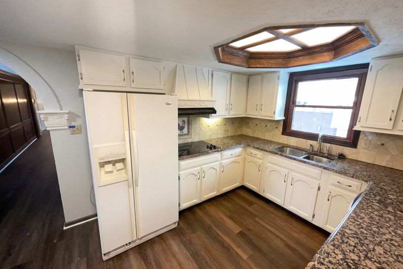 Photo 11 of 26 of 6811 Kingman Dr, Indianapolis, IN