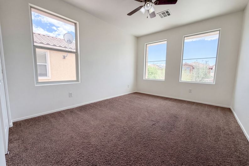 Photo 13 of 25 of 7478 Benlomond Ave, Las Vegas, NV