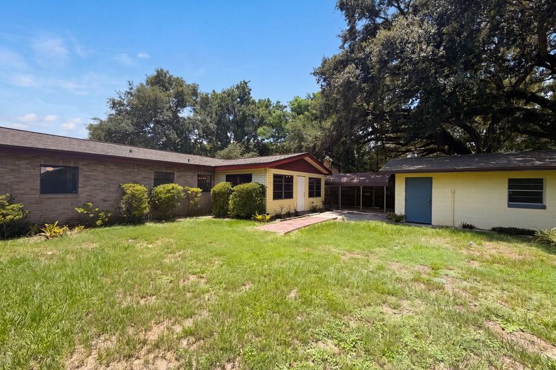 Photo 16 of 17 of 3129 Avenue W NW, Winter Haven, FL