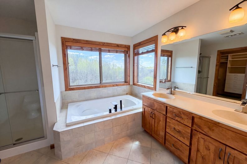 Photo 6 of 34 of 3072 Nottingham Rd S, St. Cloud, MN