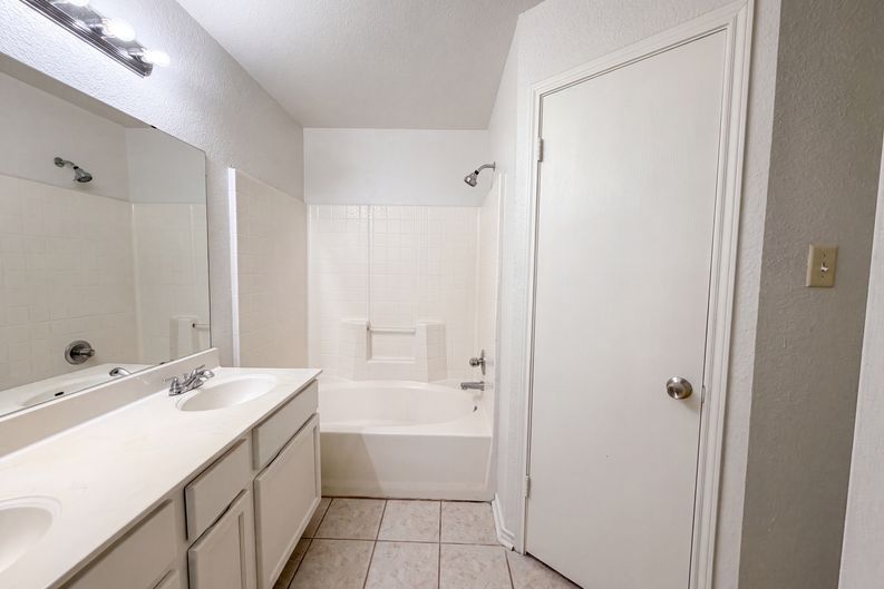 Photo 10 of 16 of 129 Meadowbrook Dr, Temple, TX