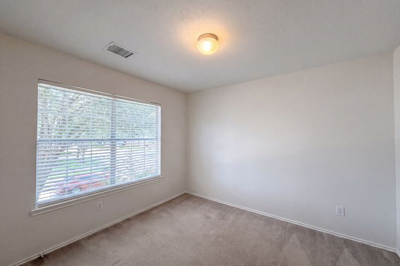 Photo 4 of 22 of 20615 Sandy Bay Ln, Katy, TX