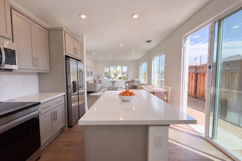 Photo 7 of 22 of 16213 Sculptor Ave, Lathrop, CA