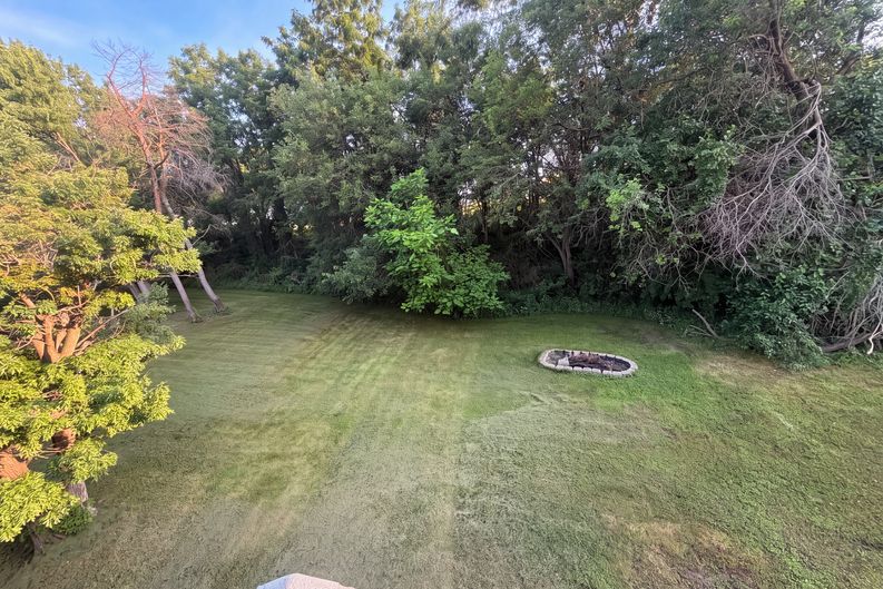 Photo 18 of 22 of 508 E Sigler St, Hebron, IN