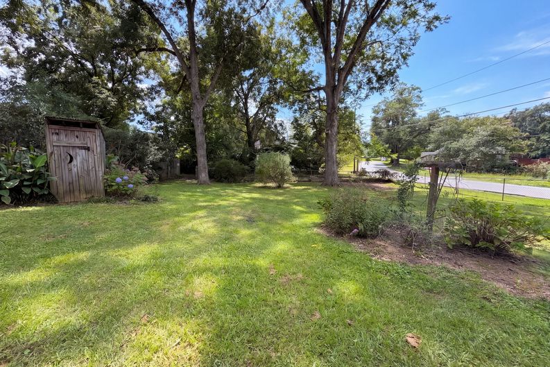Photo 15 of 16 of 1727 Green St NE, Conyers, GA