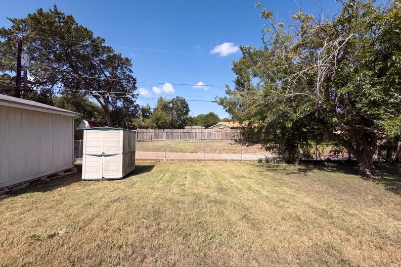 Photo 15 of 16 of 303 Currie Ave, Killeen, TX