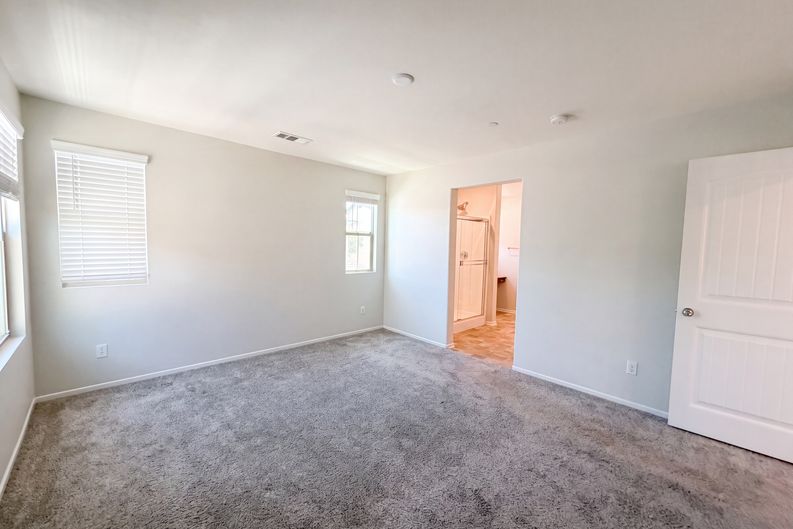 Photo 4 of 26 of 30401 Village Terrace Dr, Menifee, CA