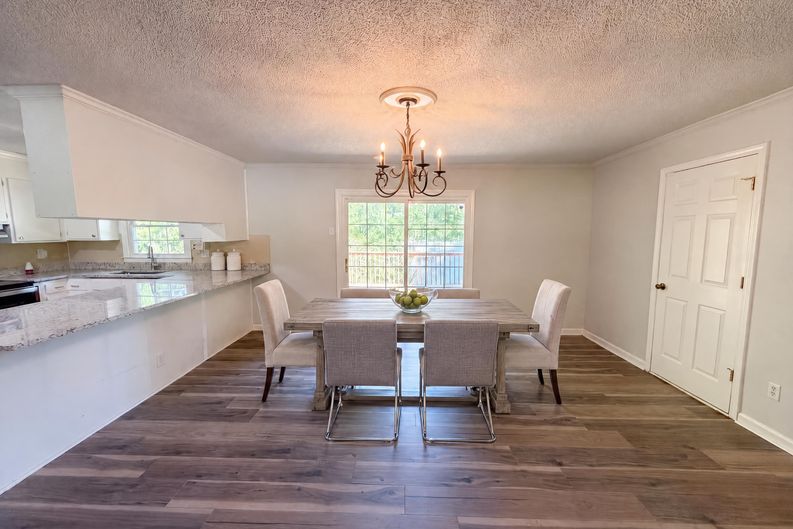 Photo 8 of 18 of 4305 Dawnwood Dr, Gastonia, NC