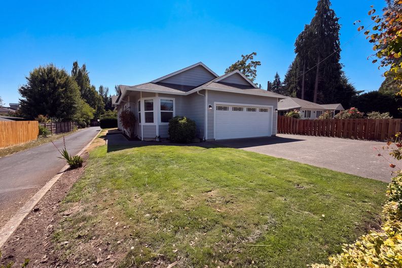Photo 21 of 22 of 1586 NE Grandhaven St, McMinnville, OR