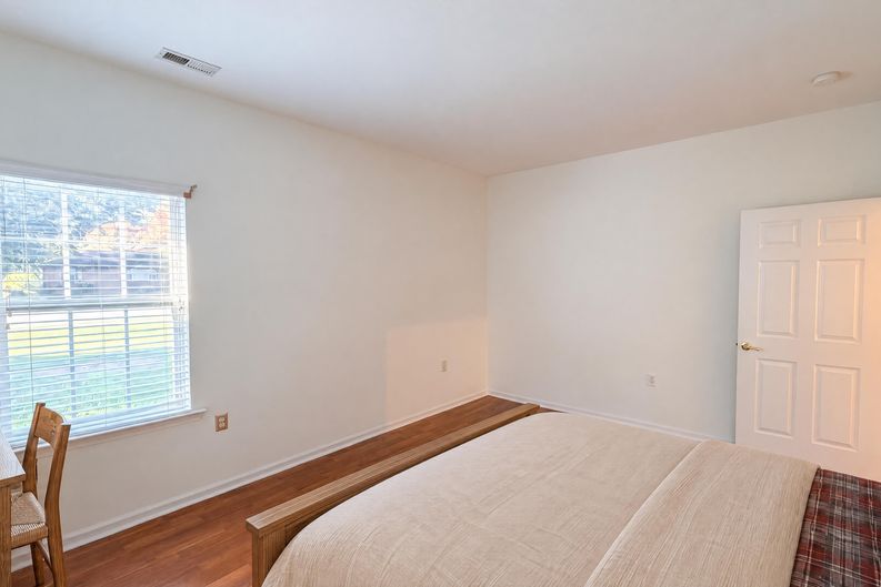 Photo 4 of 17 of 7175 Somerset Springs Dr, Charlotte, NC