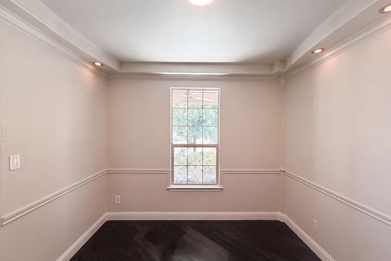 Photo 7 of 28 of 625 River Rock Dr, Azle, TX