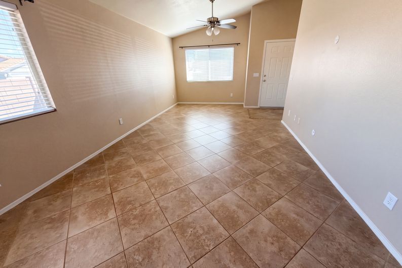 Photo 3 of 27 of 7718 S Titanite Ln, Tucson, AZ