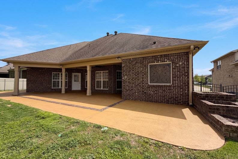 Photo 5 of 27 of 7009 Whisperwood Ave, Spring Hill, TN