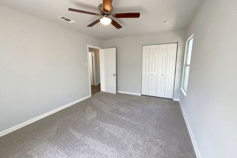 Photo 4 of 14 of 354 Saipan Pl, San Antonio, TX