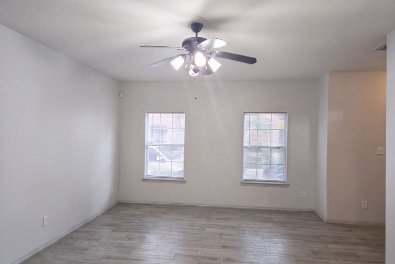 Photo 9 of 26 of 2116 S 6th St, McAllen, TX
