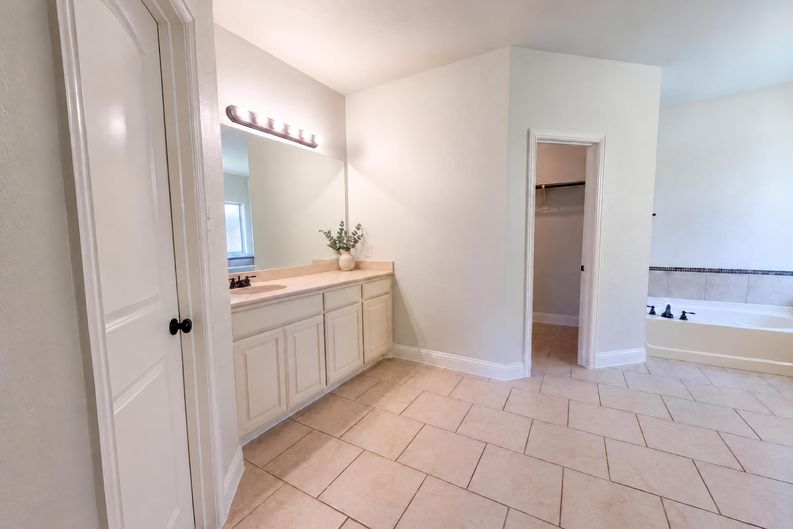 Photo 14 of 23 of 1683 St Croix St, Burleson, TX